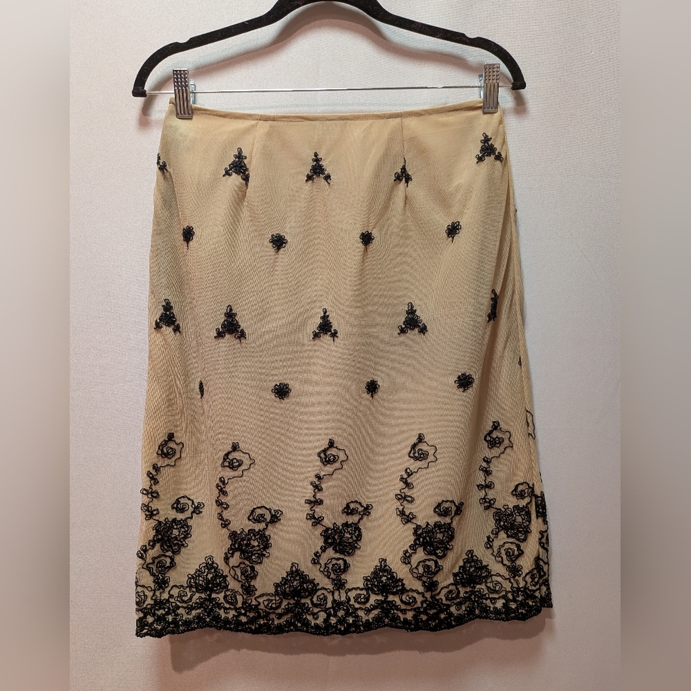 Elegant Black and Cream Chiffon Lace Skirt